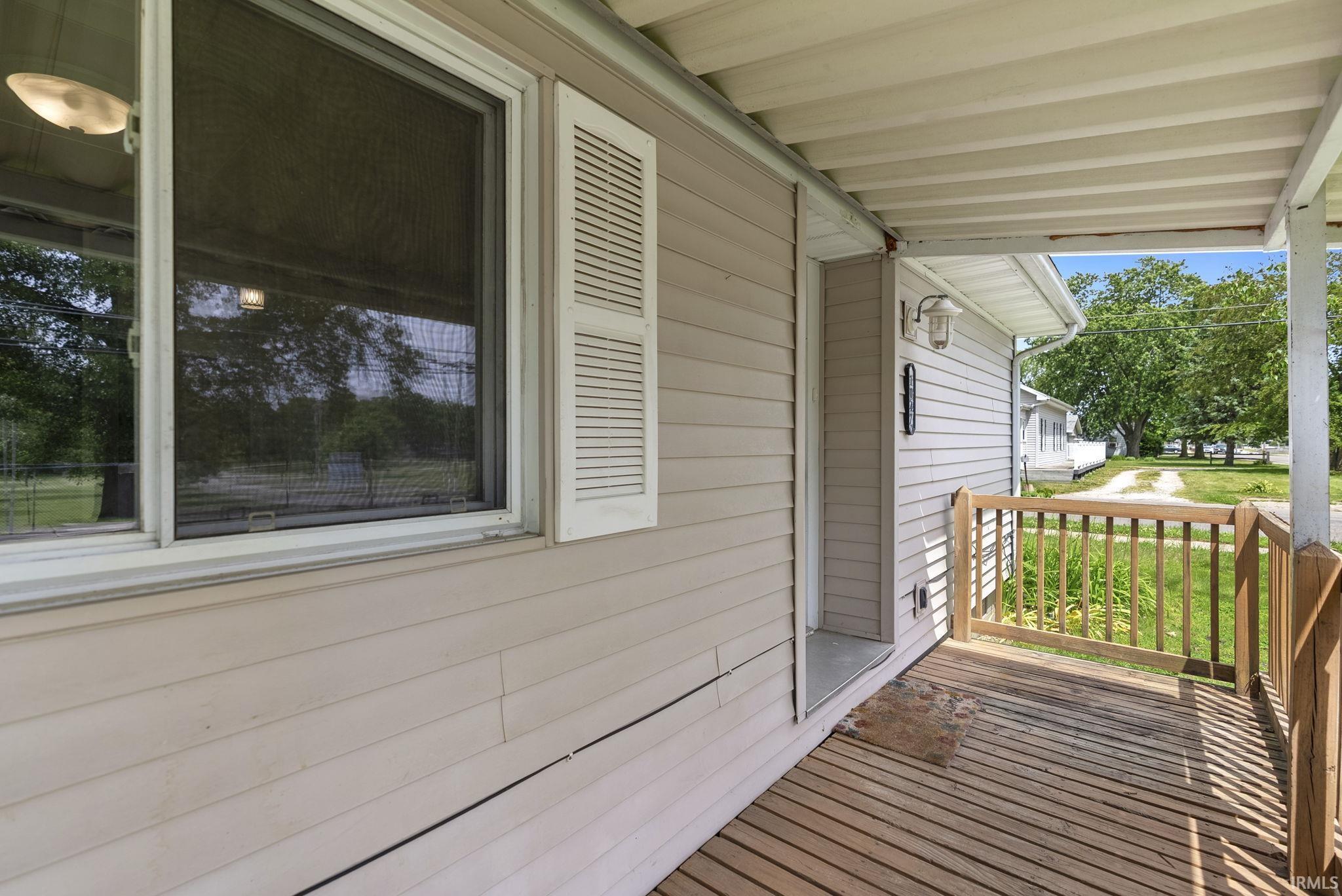 1047 E Smith Street Warsaw IN 46580