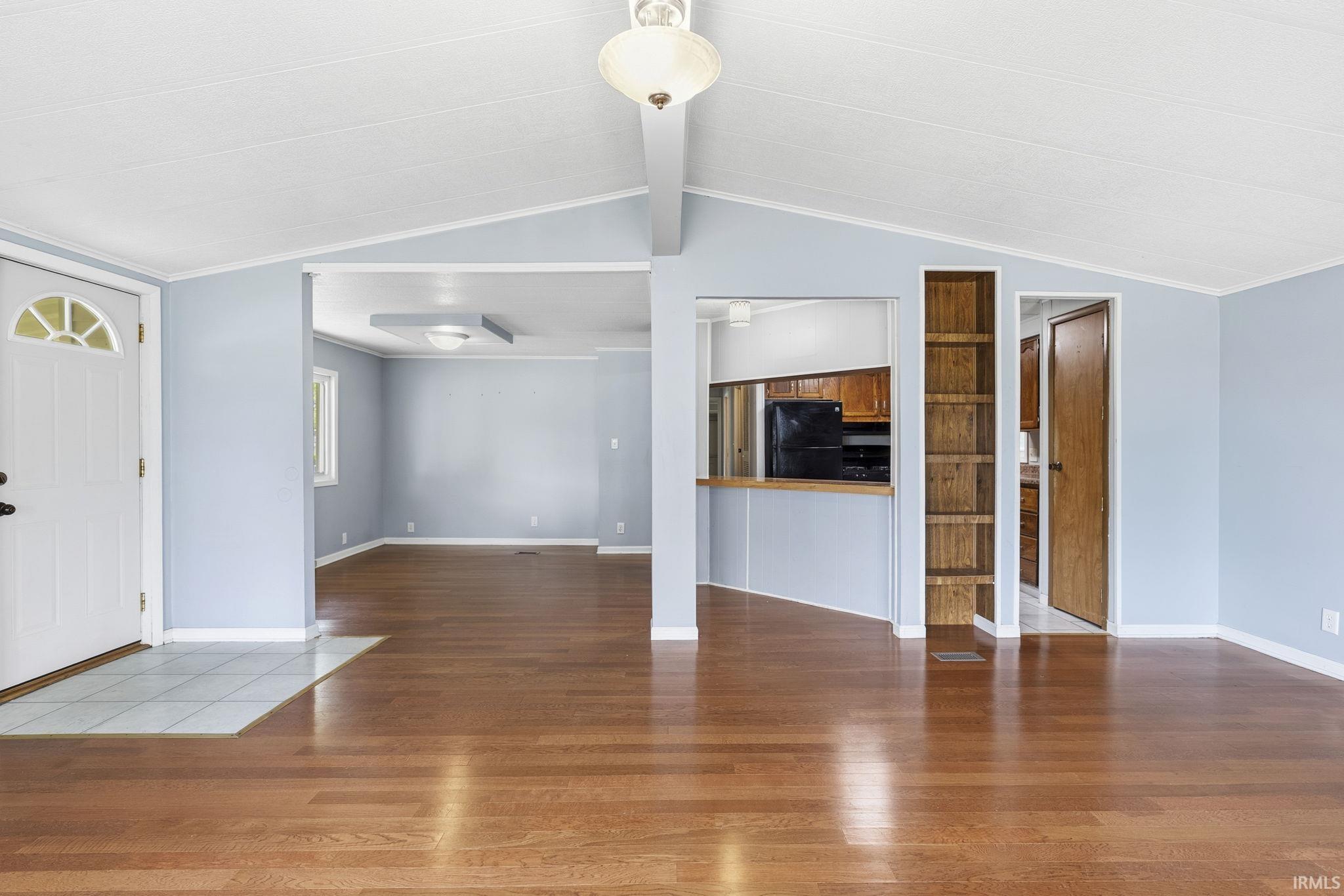 1047 E Smith Street Warsaw IN 46580