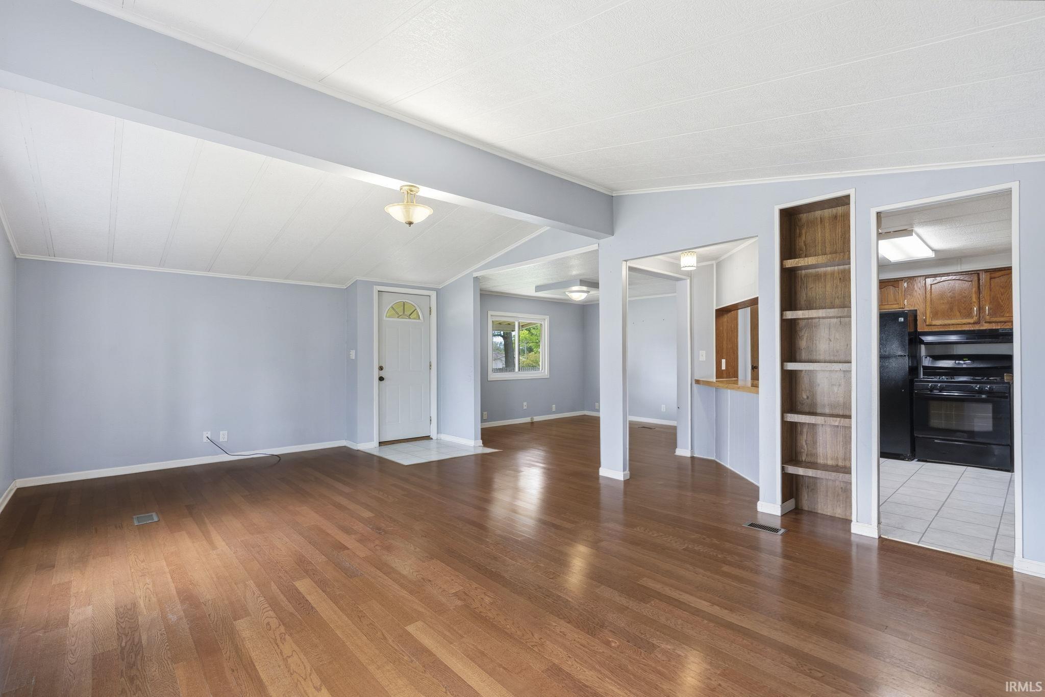 1047 E Smith Street Warsaw IN 46580
