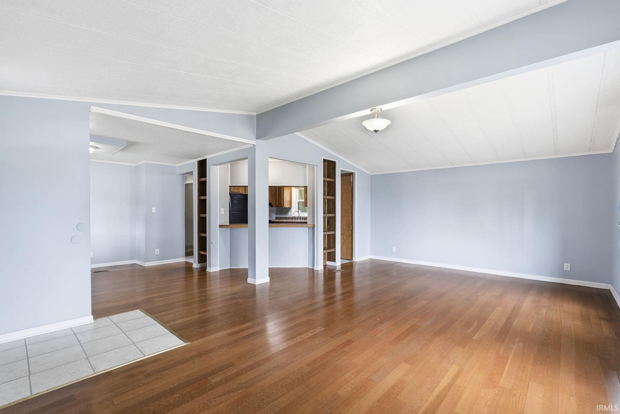 1047 E Smith Street Warsaw IN 46580