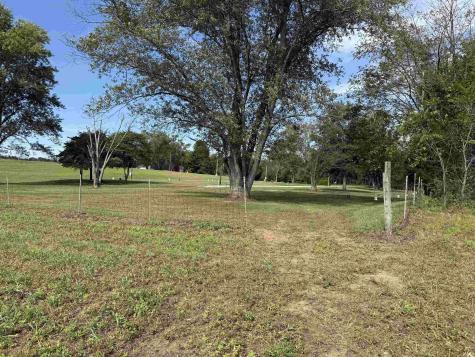 5752 Tunnelton Road Bedford IN 47421