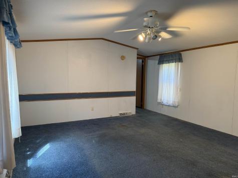 5752 Tunnelton Road Bedford IN 47421