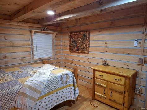 12403 E Hobbieville Road Springville IN 47462