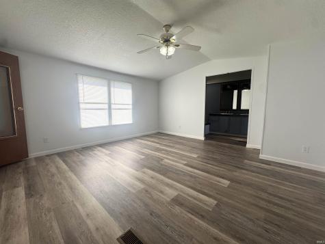 80 SE 11th Street Linton IN 47441