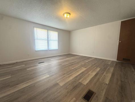 80 SE 11th Street Linton IN 47441