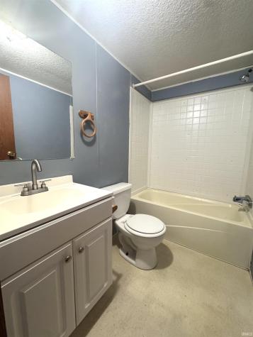 80 SE 11th Street Linton IN 47441