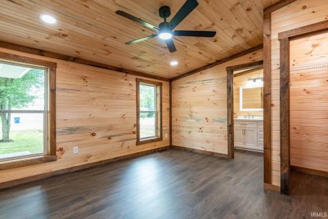 517 S 6th Street Mitchell IN 47446
