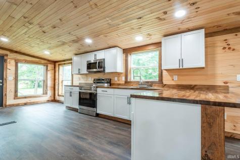 517 S 6th Street Mitchell IN 47446
