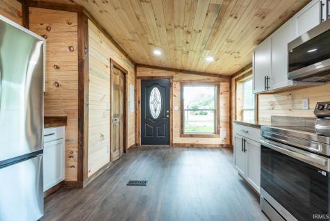 517 S 6th Street Mitchell IN 47446