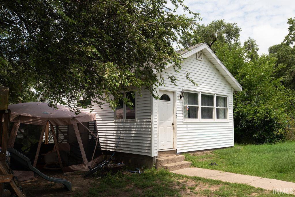 303 - 305 N Clark Street Knox IN 46534
