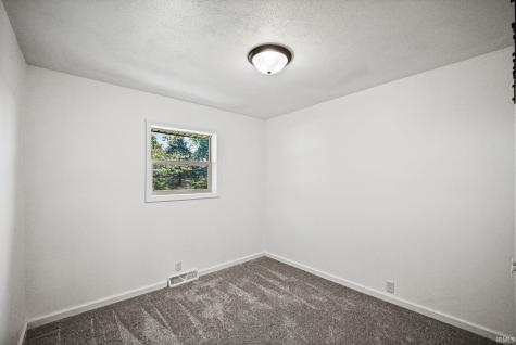 1601-1603 N Maish Road Frankfort IN 46041