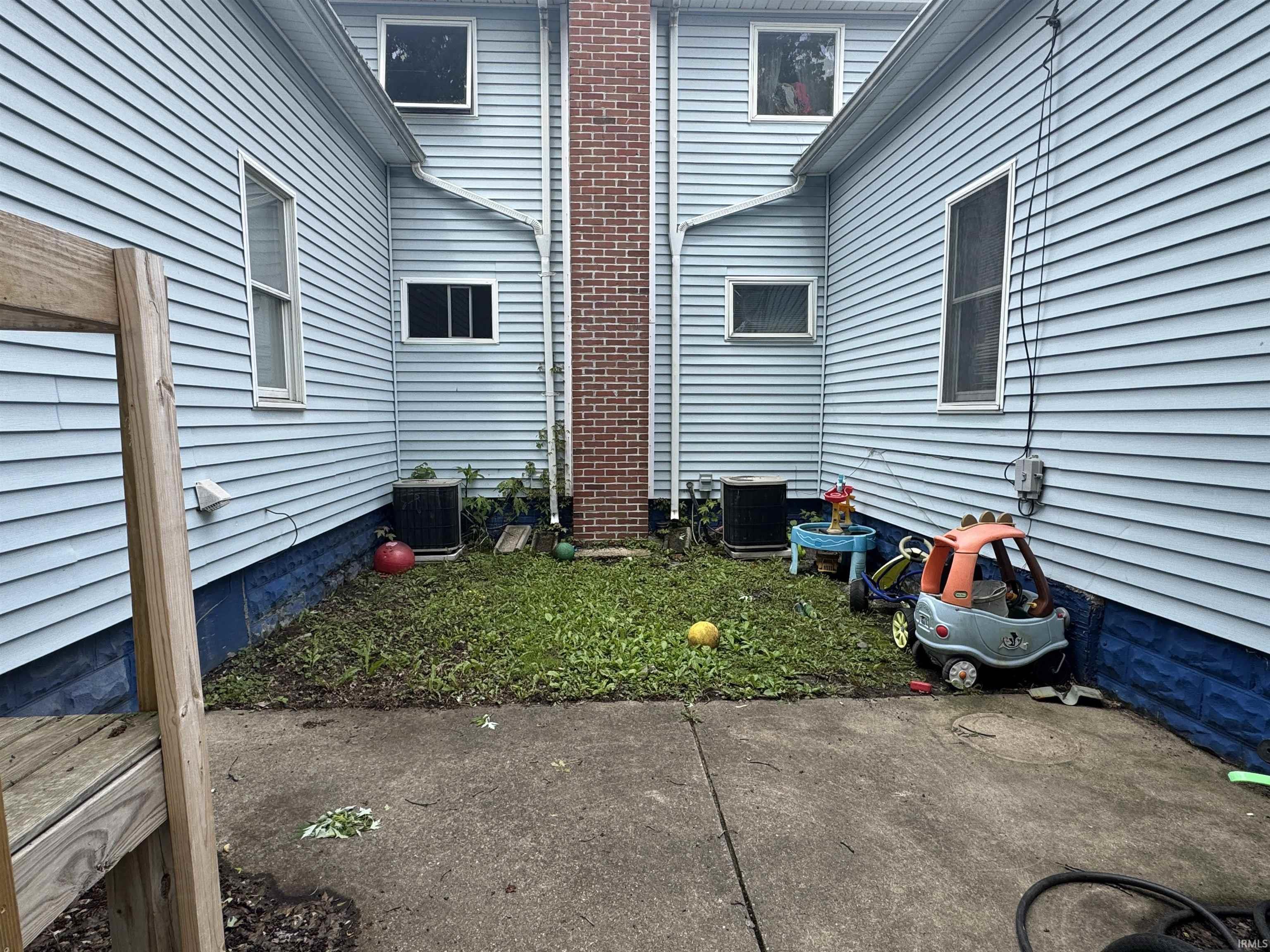 411-413 W 7th Street Mishawaka IN 46544