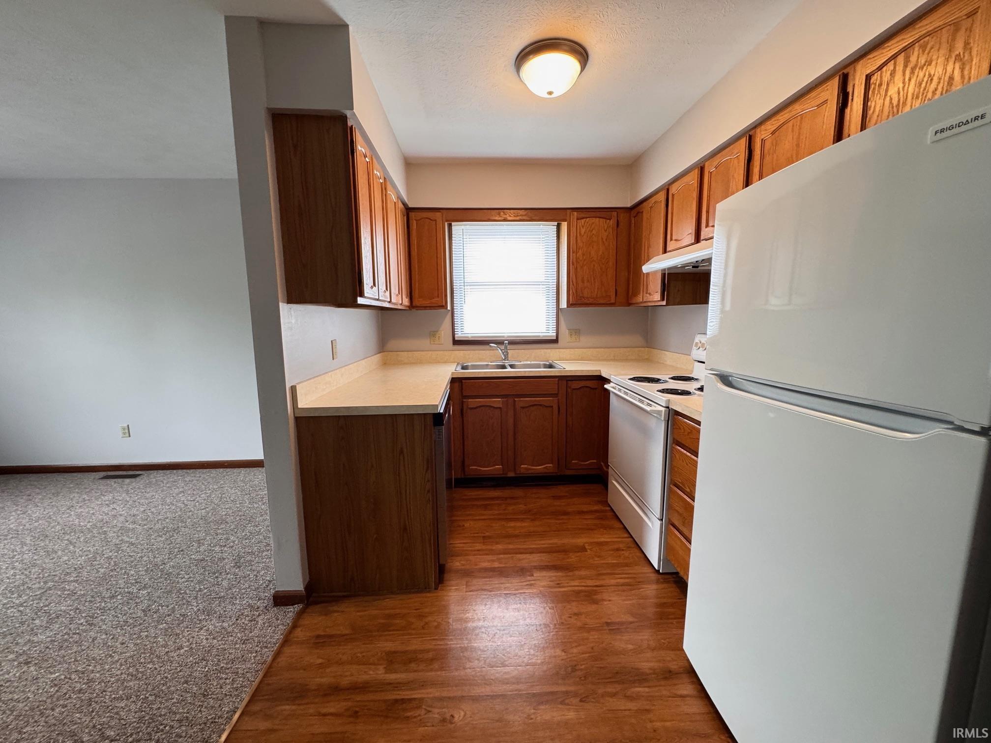 1906 N Sandpiper Drive Warsaw IN 46582