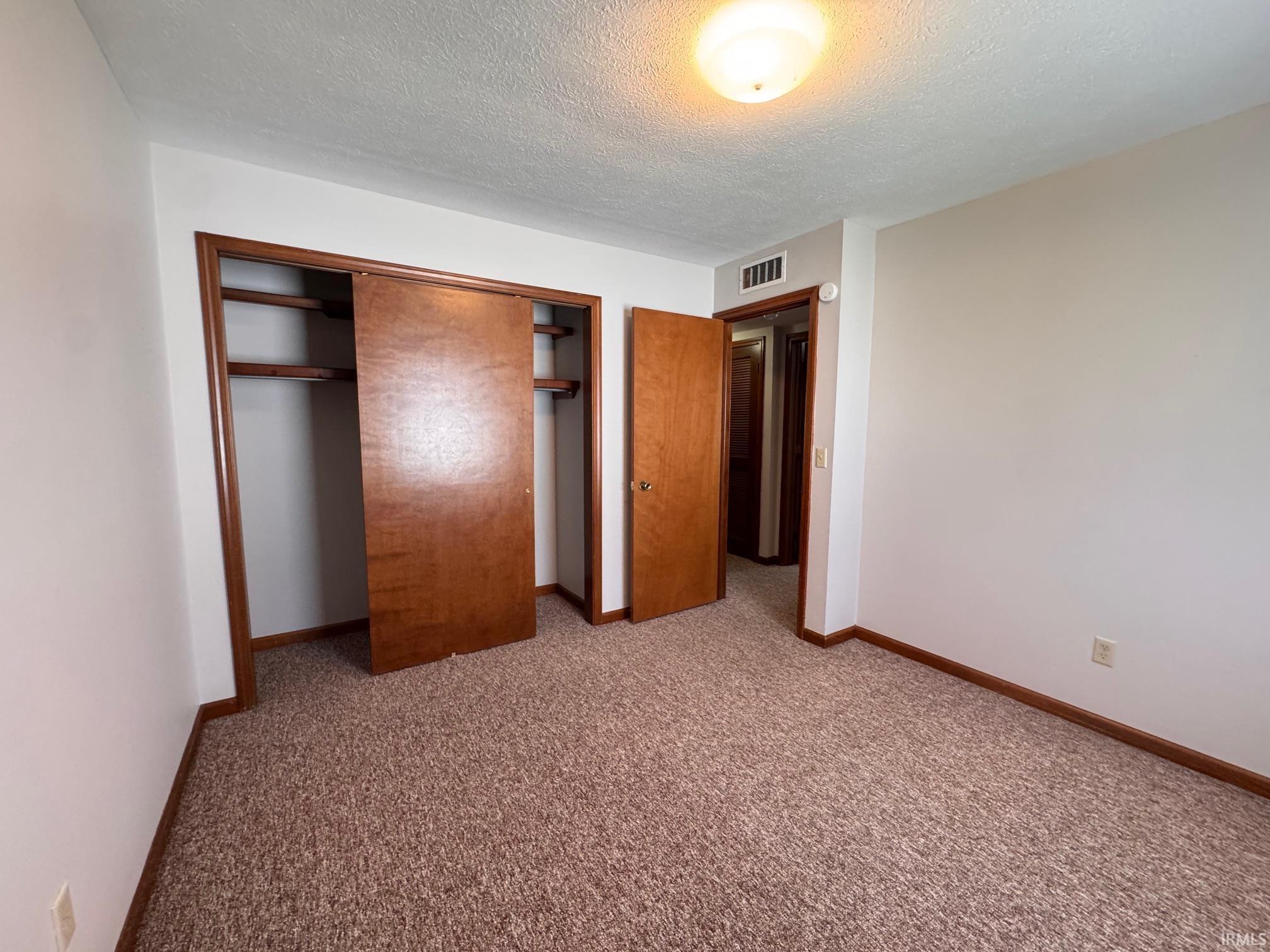 1906 N Sandpiper Drive Warsaw IN 46582