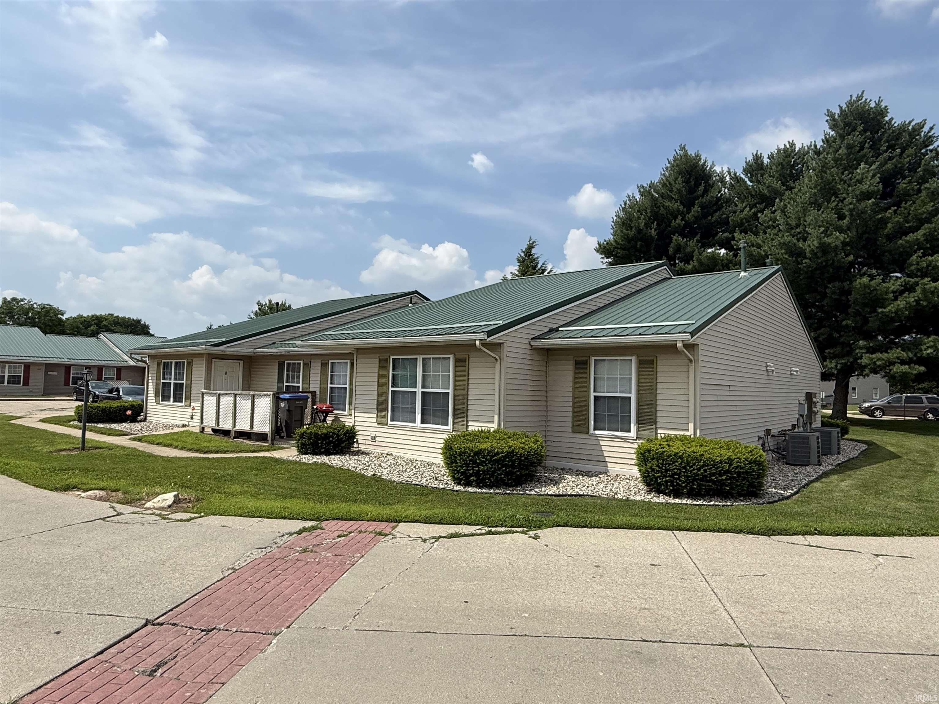 210/218 S Silverwood Lane Goshen IN 46526
