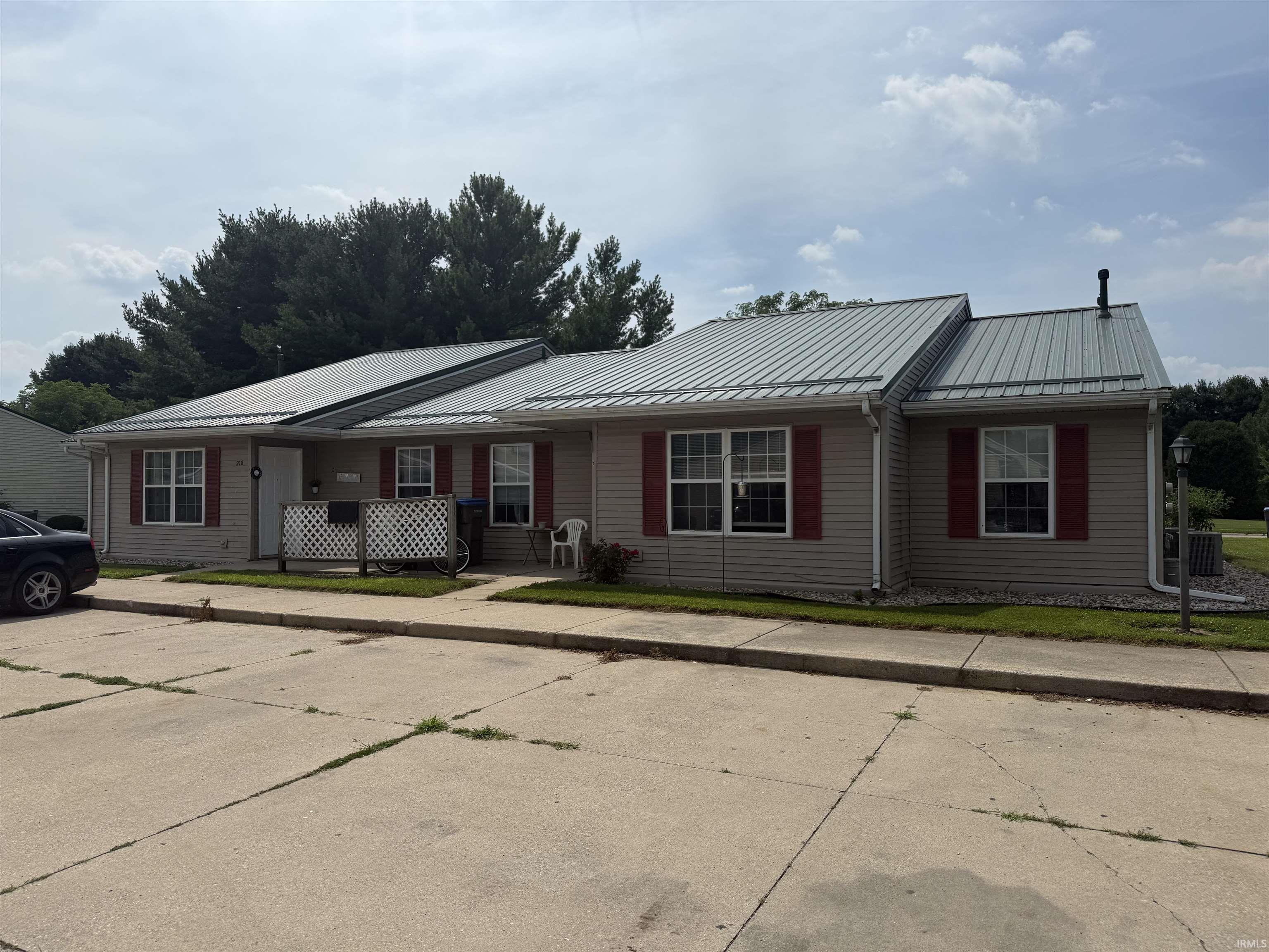 210/218 S Silverwood Lane Goshen IN 46526