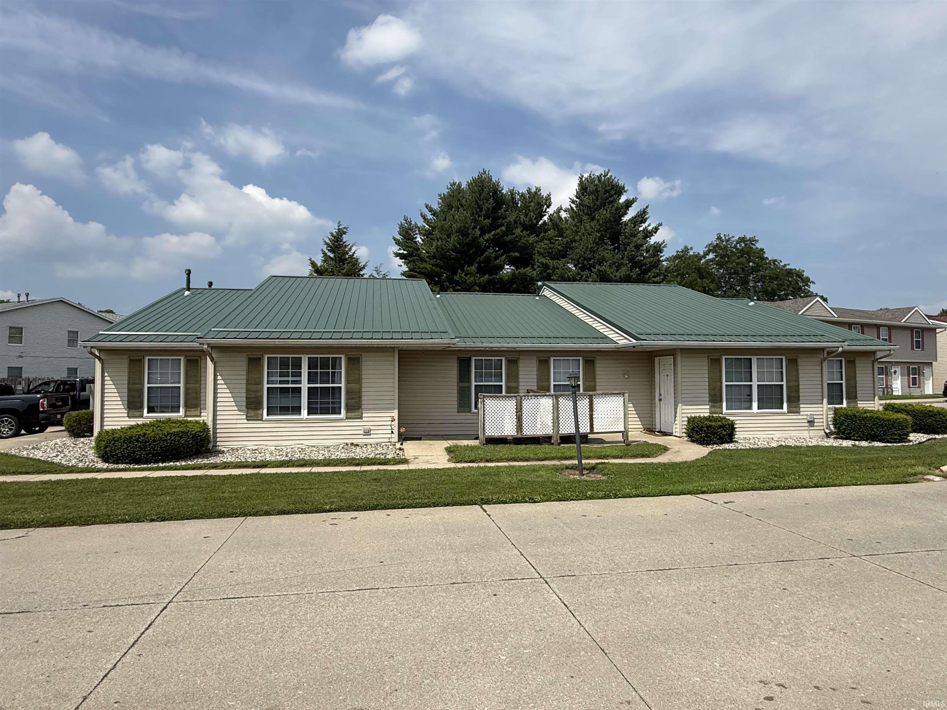 210/218 S Silverwood Lane Goshen IN 46526