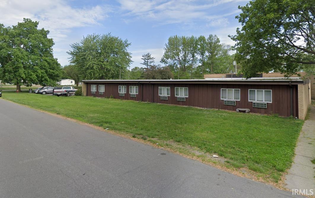 952 Walnut Street Nappanee IN 46550
