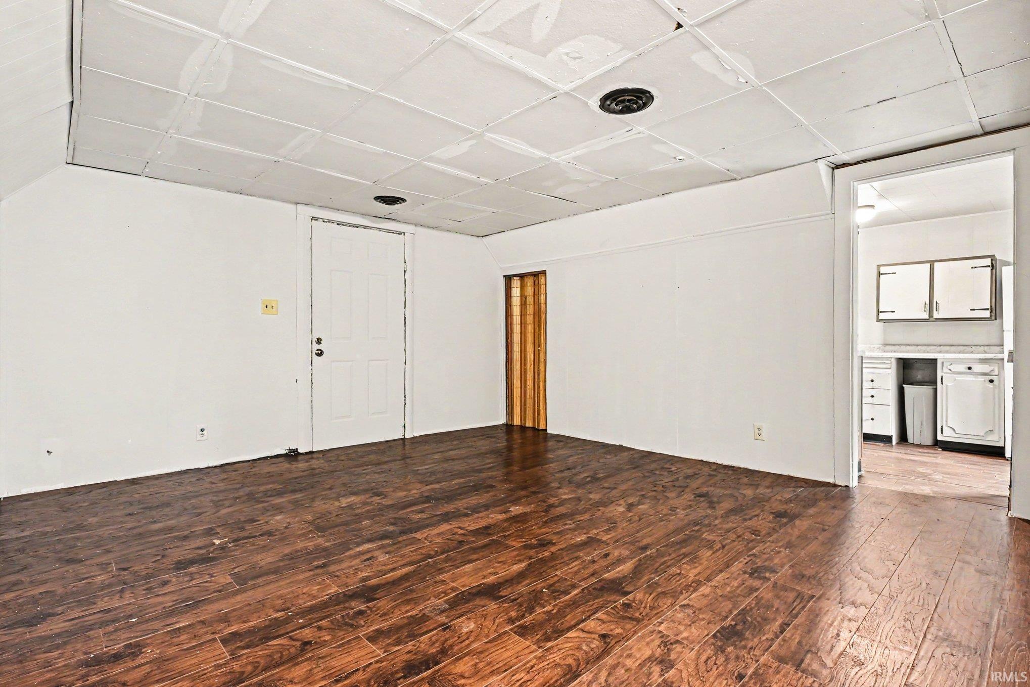 456 E Walnut Street Nappanee IN 46550