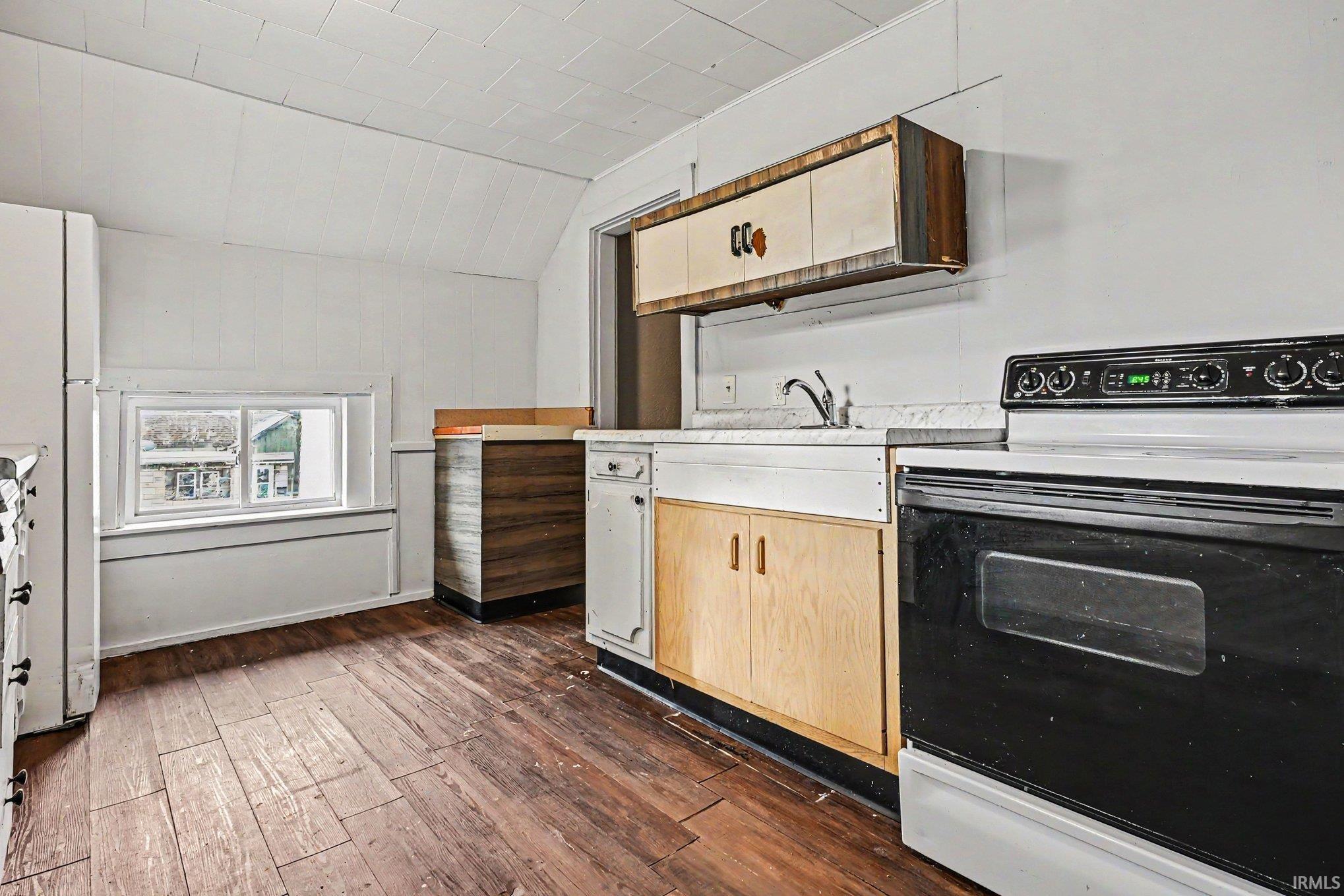 456 E Walnut Street Nappanee IN 46550