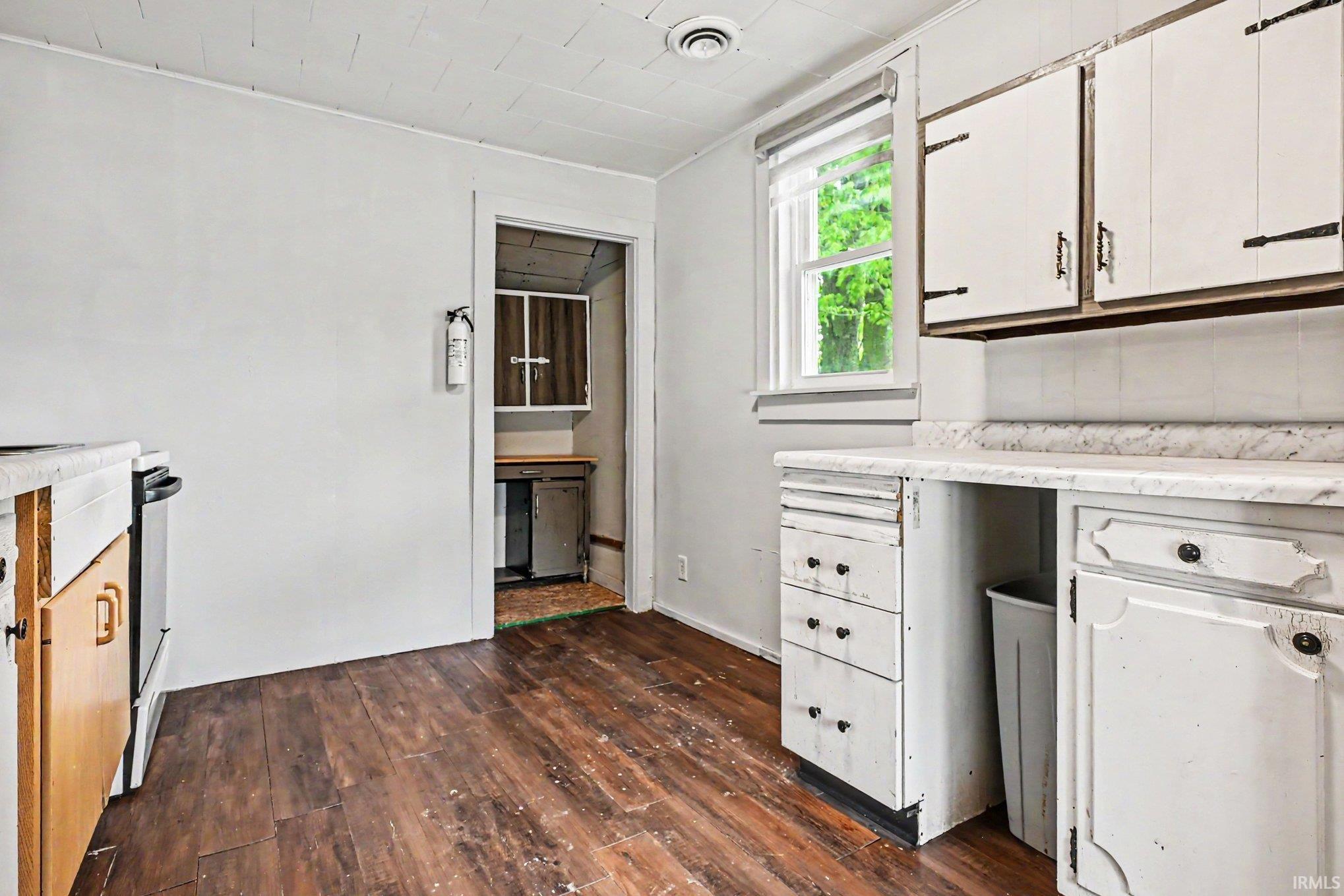 456 E Walnut Street Nappanee IN 46550