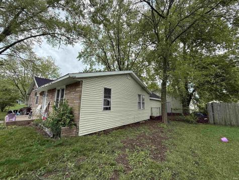 1926 W 11th Street Marion IN 46953