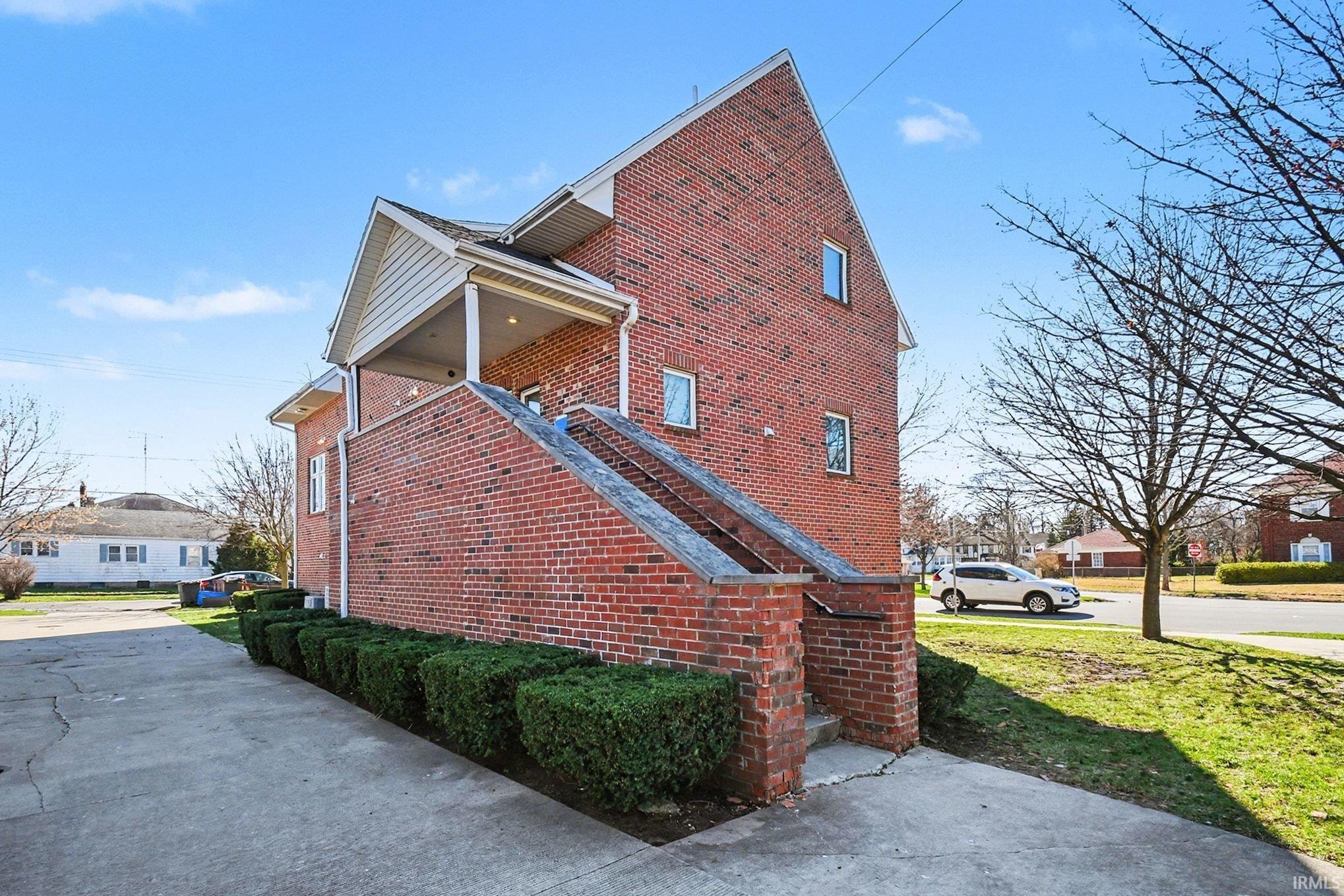 330 N Sunnyside Avenue South Bend IN 46617
