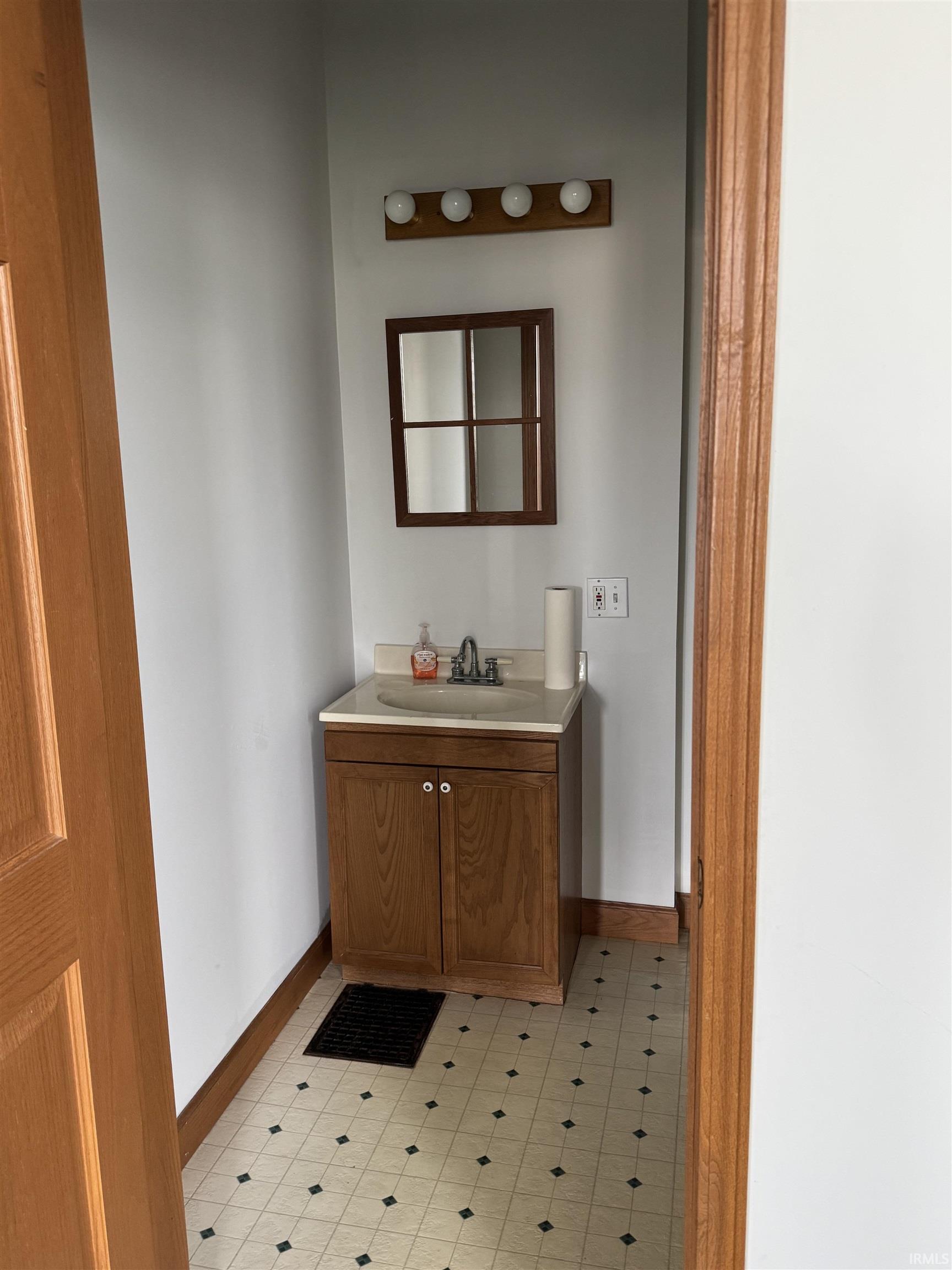 302 E Winona Avenue Warsaw IN 46580
