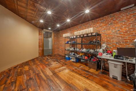 28 N Washington Street Knightstown IN 47362
