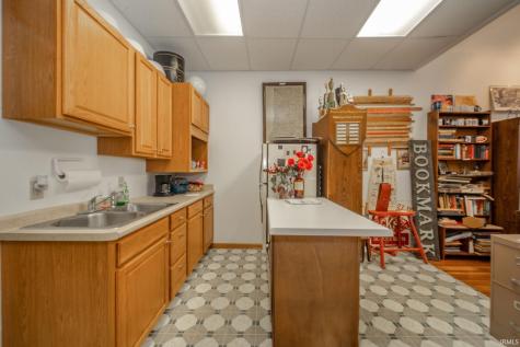28 N Washington Street Knightstown IN 47362