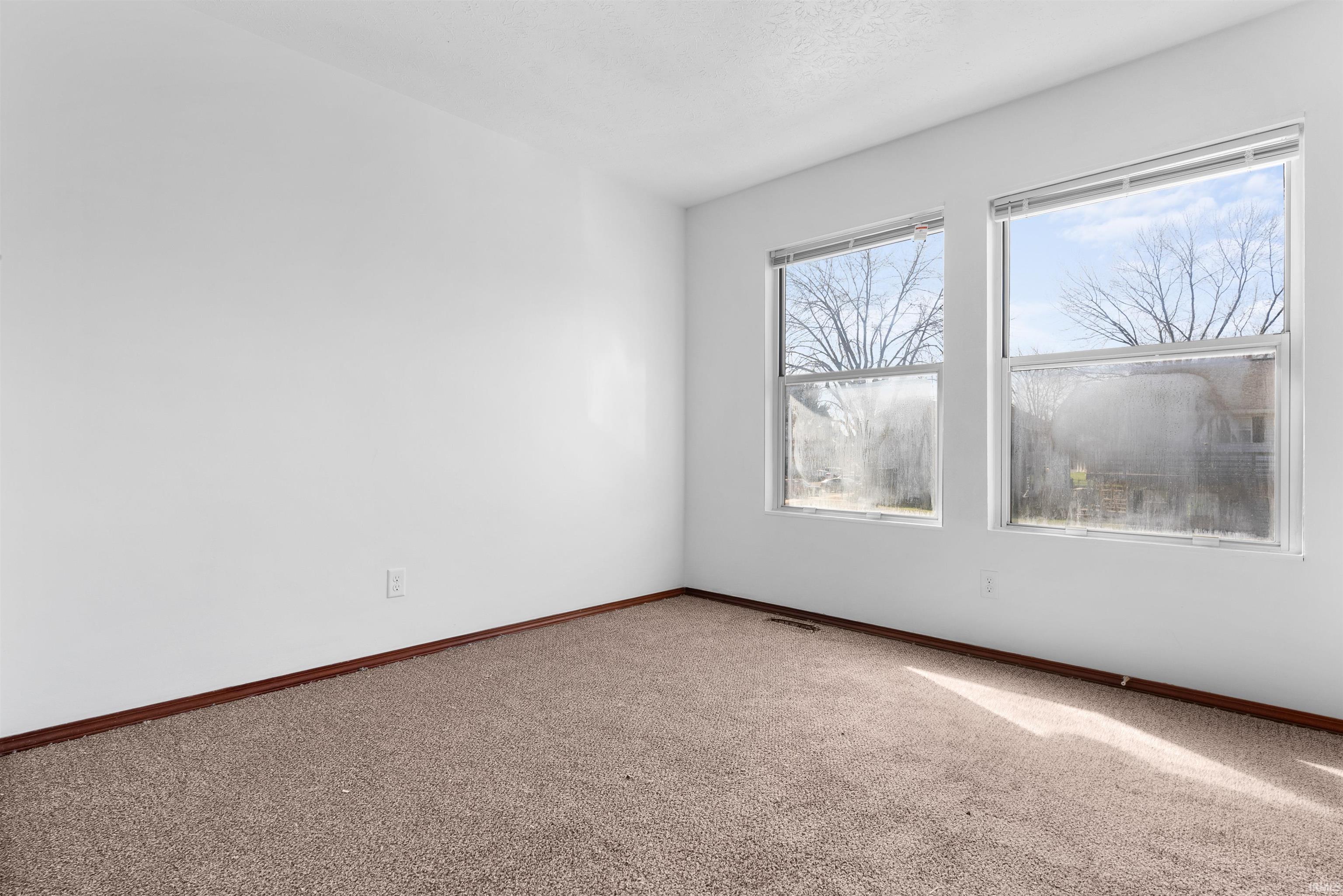 652 Northgate Circle Rochester IN 46975