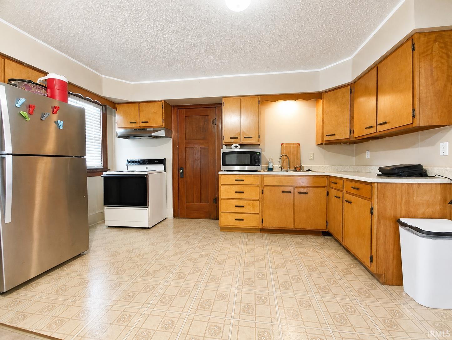 207 S Heaton Street Knox IN 46534