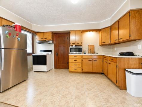 207 S Heaton Street Knox IN 46534