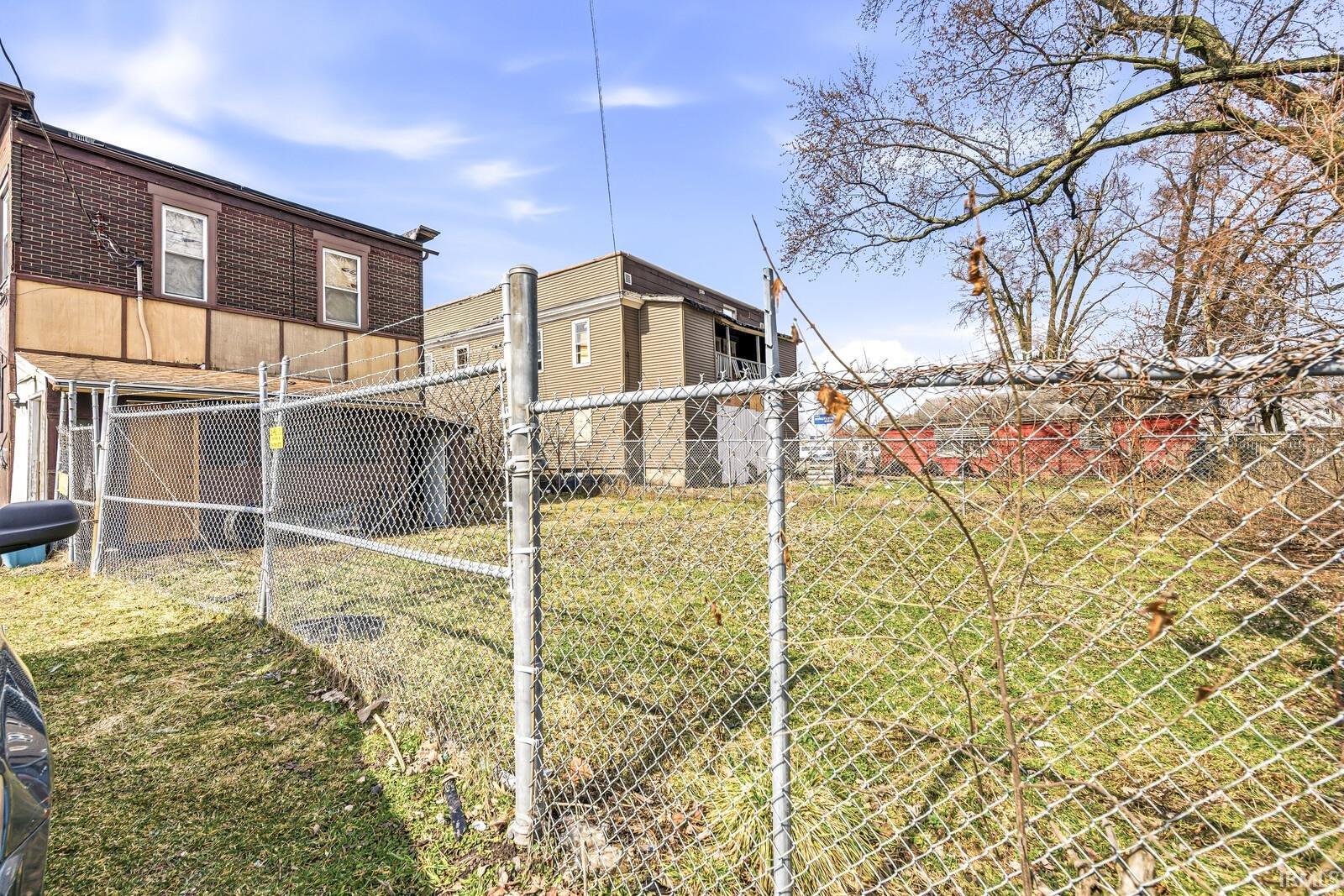 2212 S Michigan Street South Bend IN 46613