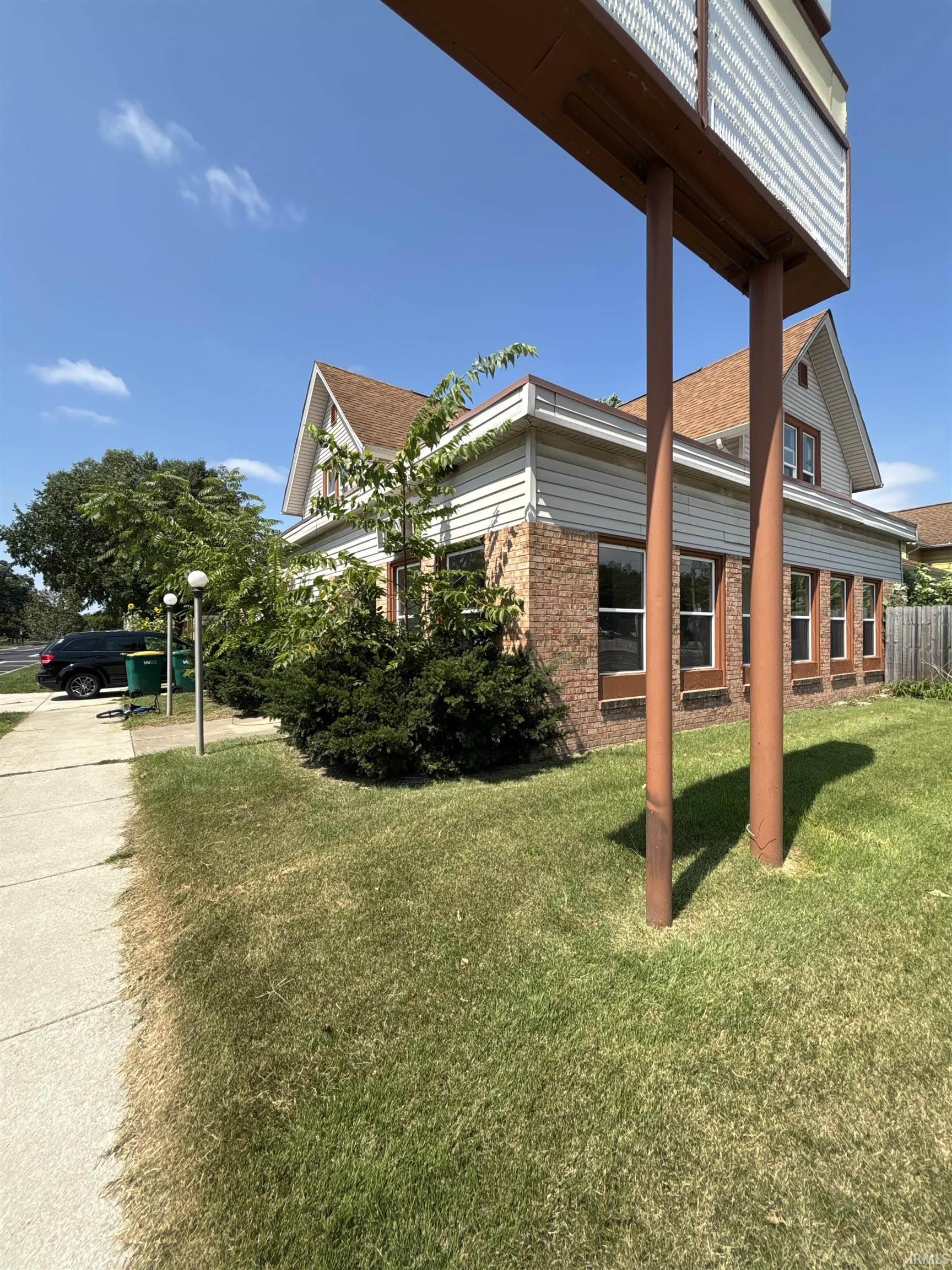 402 W Mishawaka Avenue Mishawaka IN 46545