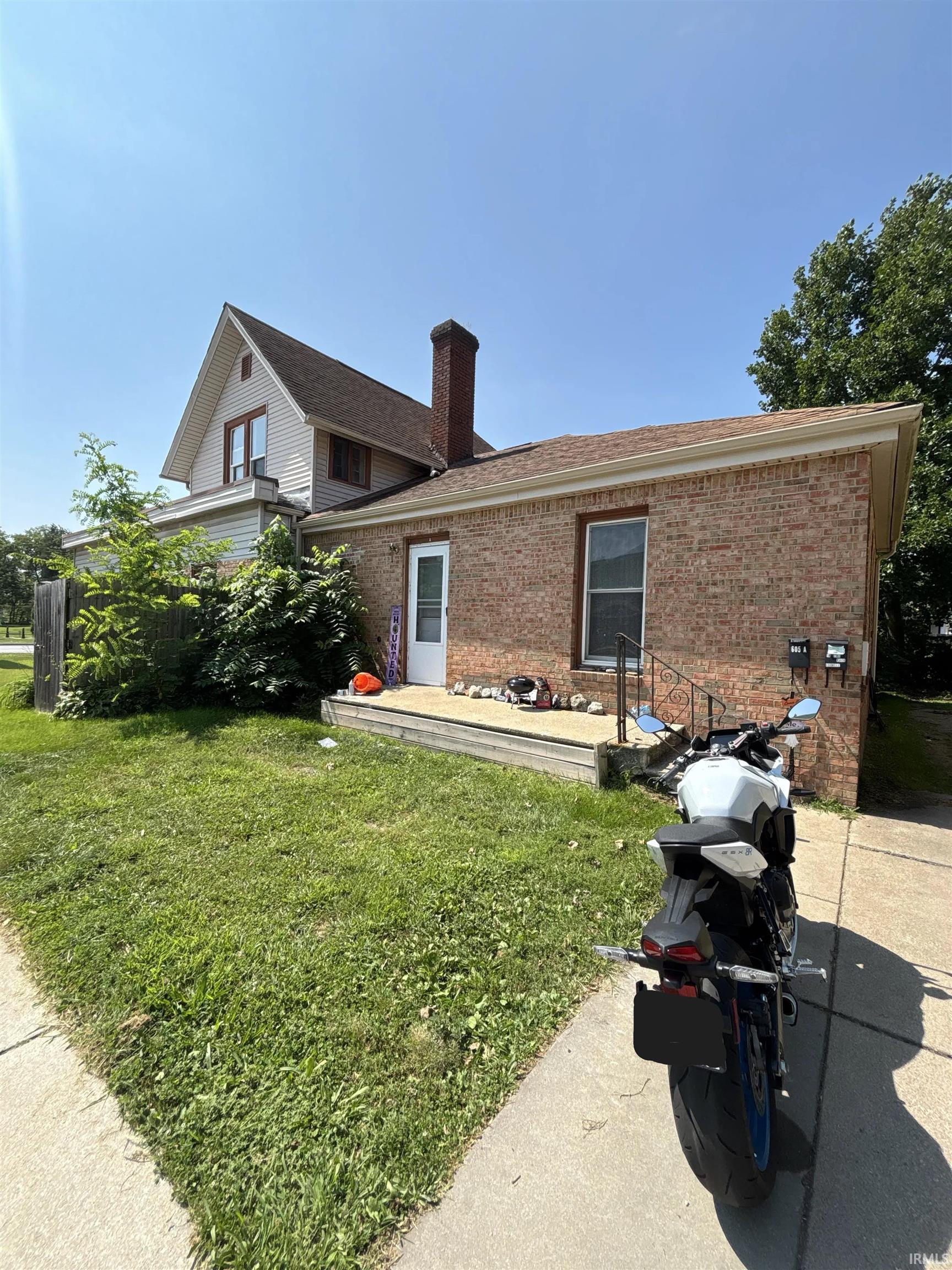 402 W Mishawaka Avenue Mishawaka IN 46545