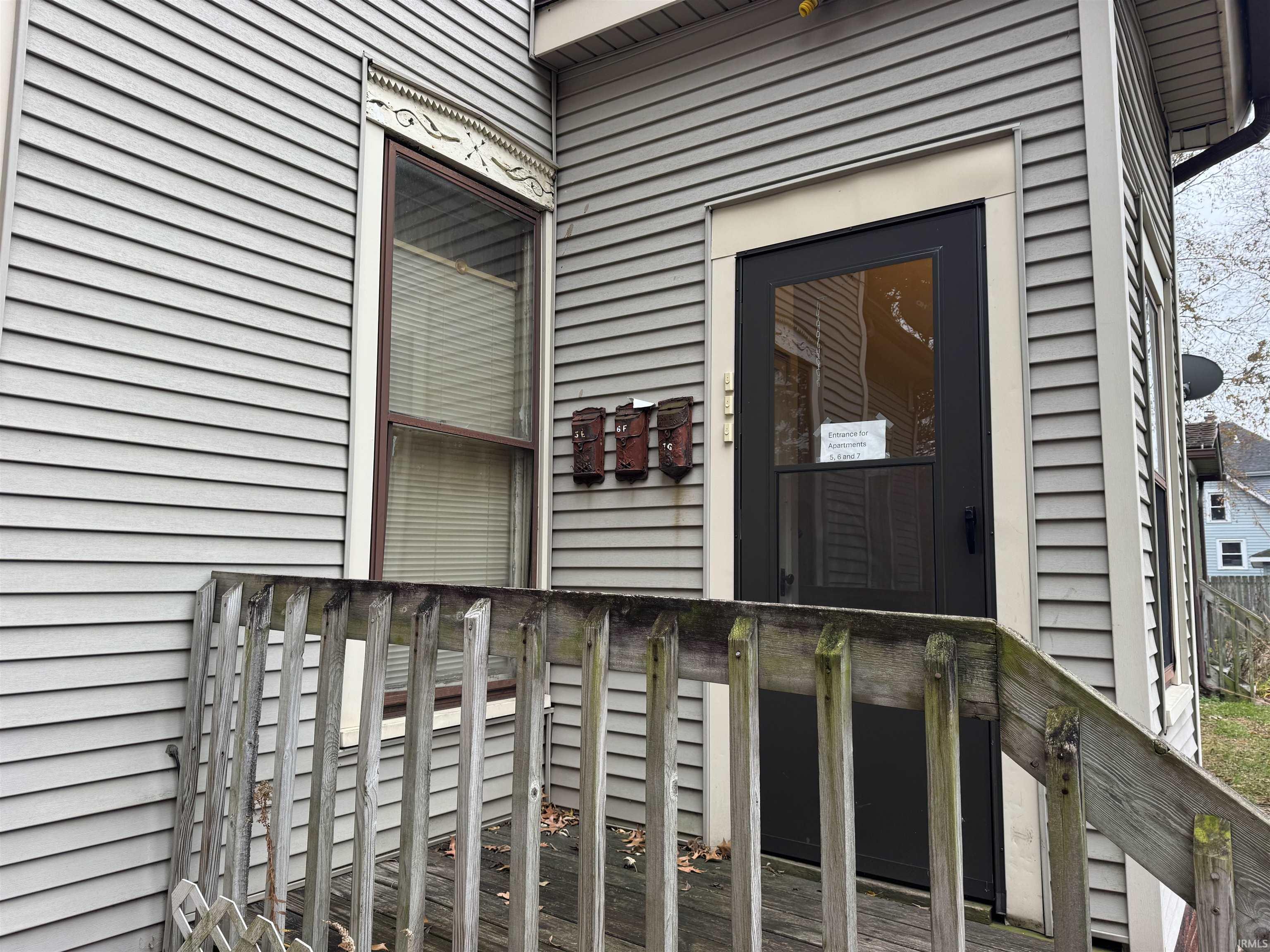 517 519 521 523 525 Lww Street Mishawaka IN 46544