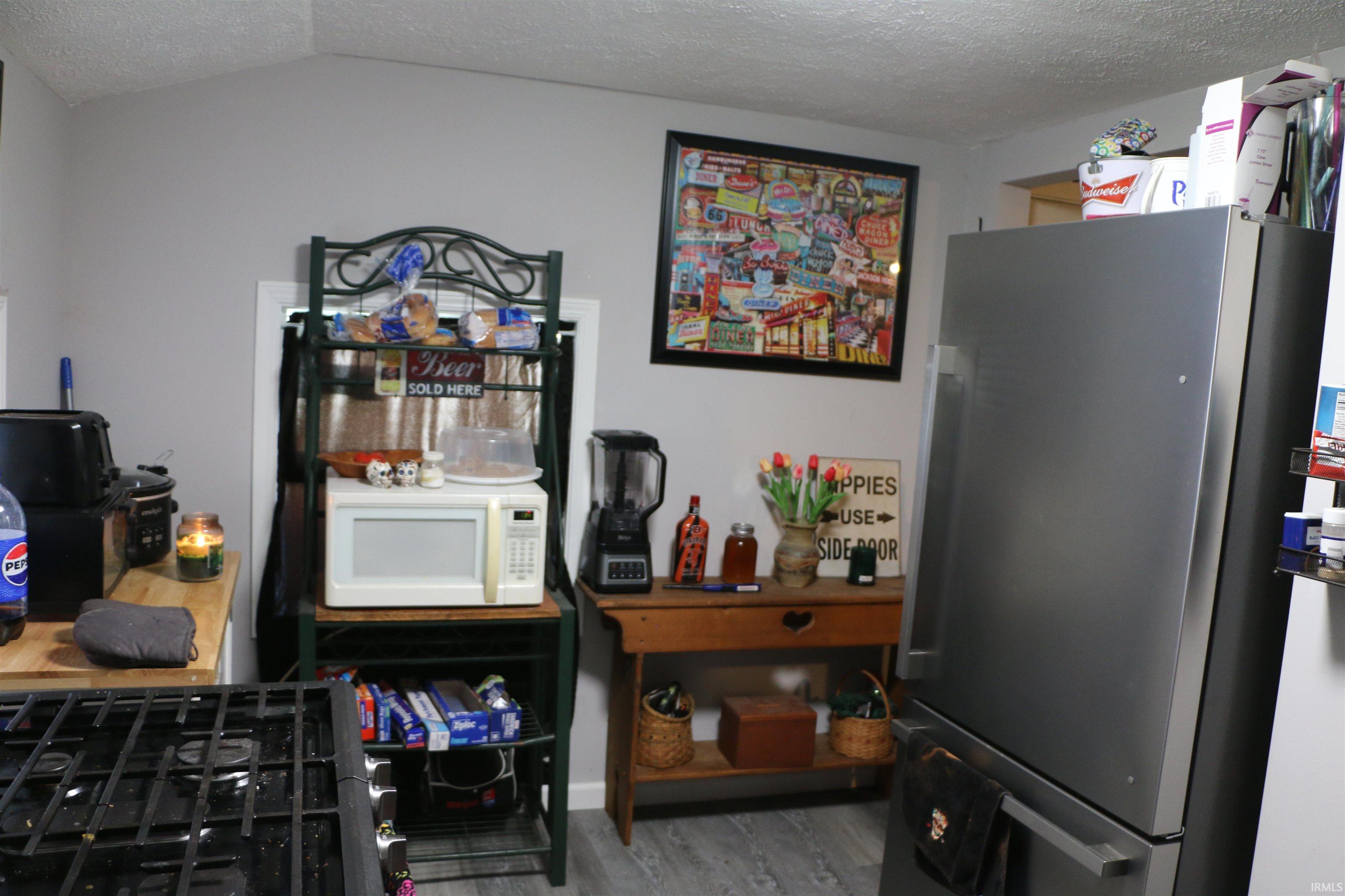 1617 1/2 E 4th Street Mishawaka IN 46544