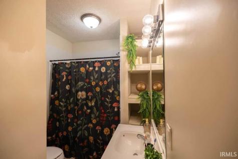 704 N Alameda Drive Muncie IN 47303
