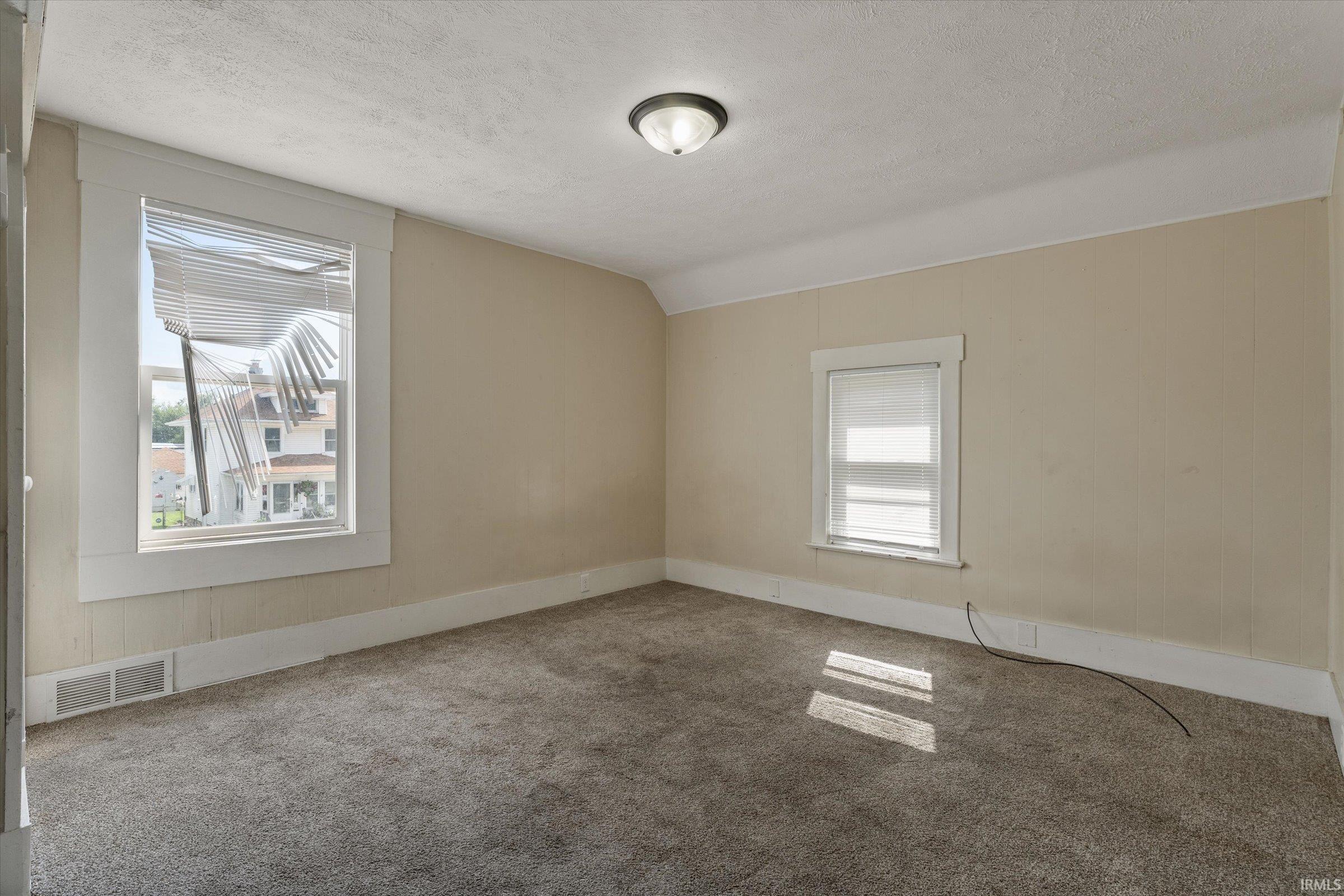 542 W 4th Street Mishawaka IN 46544