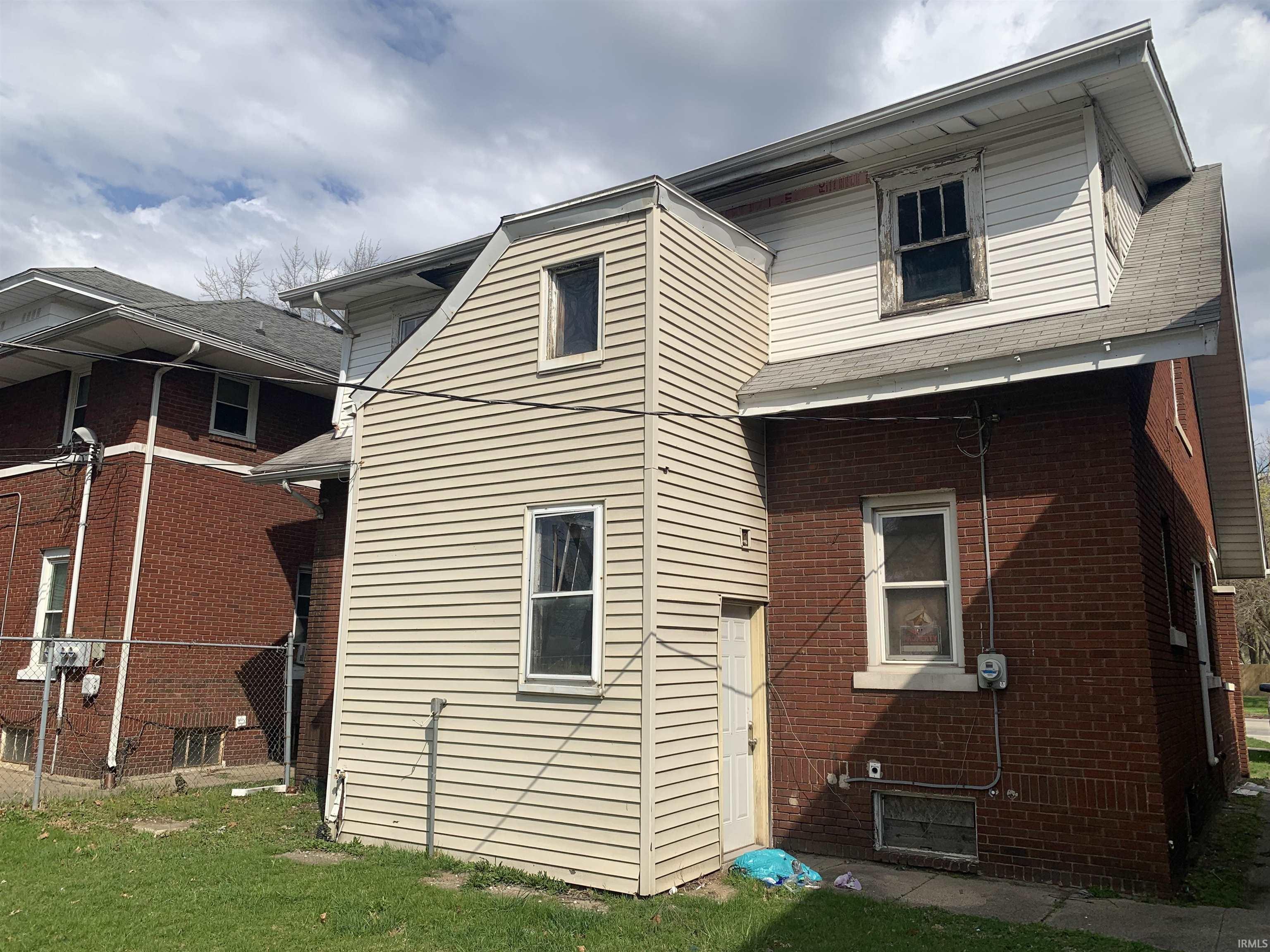 2122 Lincoln Way W Way South Bend IN 46628