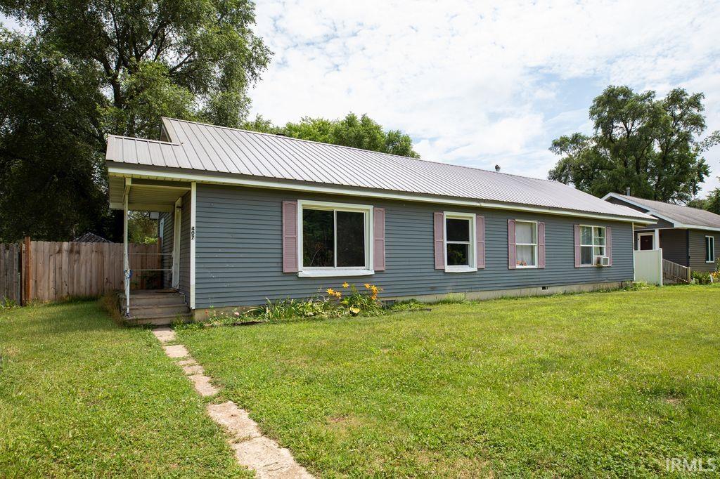 405 - 407 N Roosevelt Road Knox IN 46534