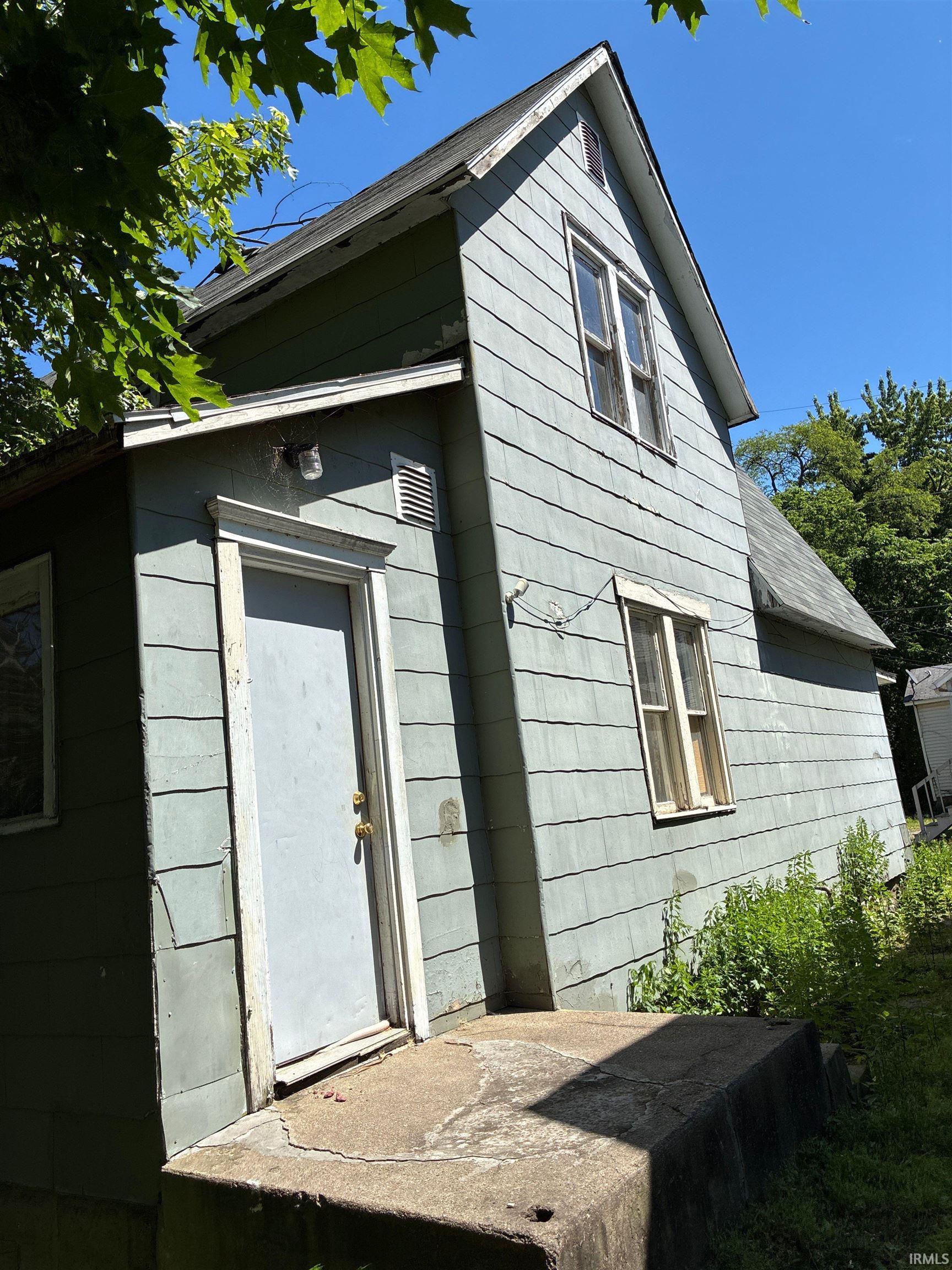 311 Hillside Court Elkhart IN 46516