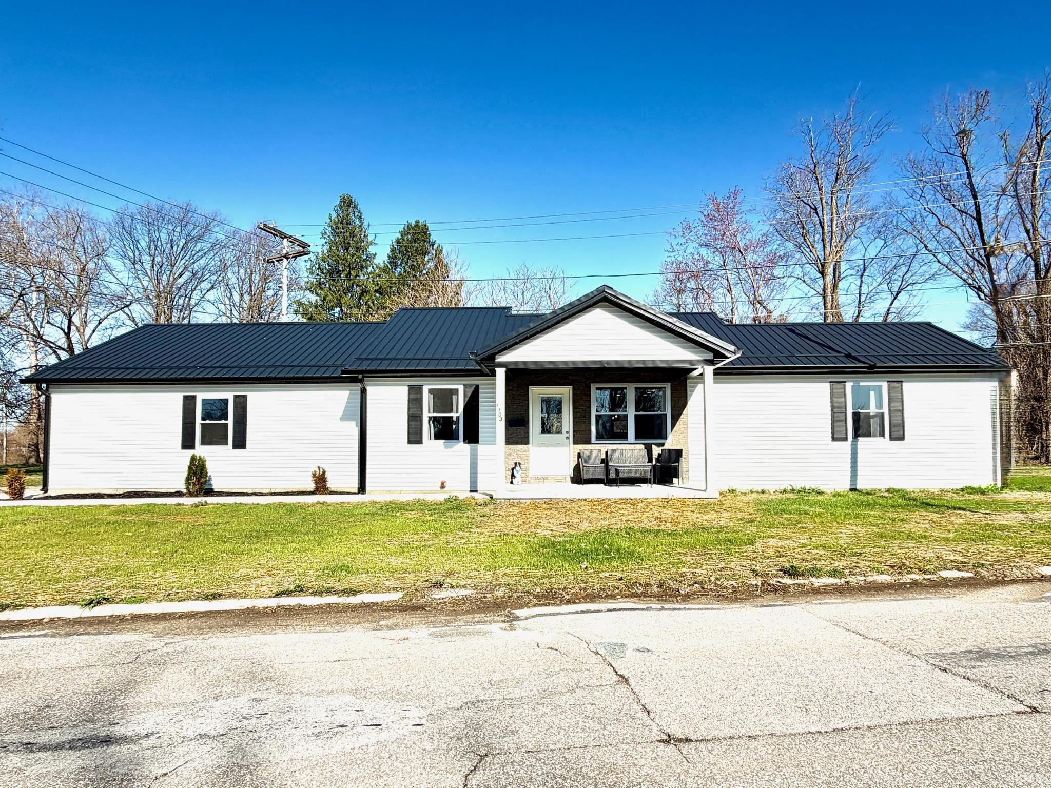 103 E Warren Street Mitchell IN 47446