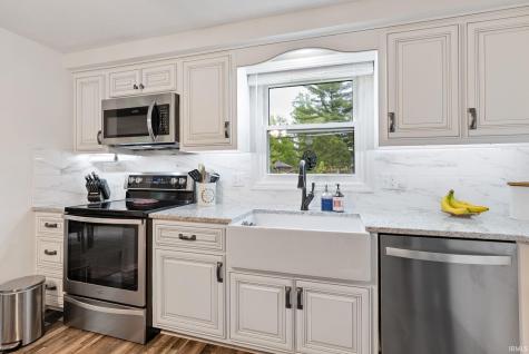 5323 Fernwood Avenue Fort Wayne IN 46809