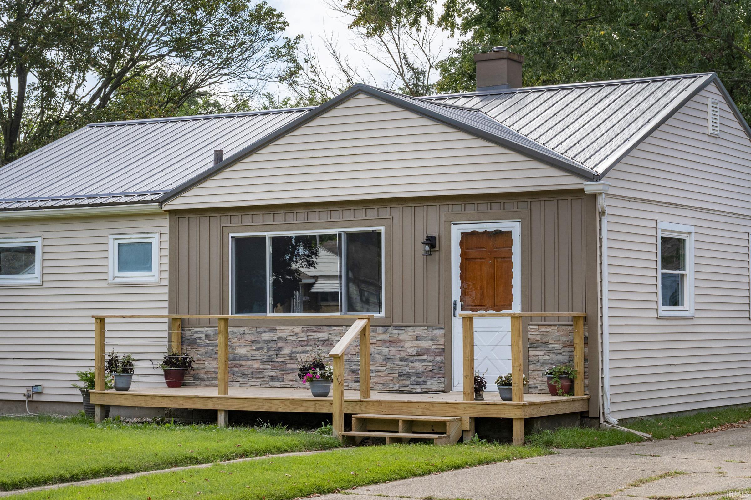 2214 Rockne Drive South Bend IN 46615