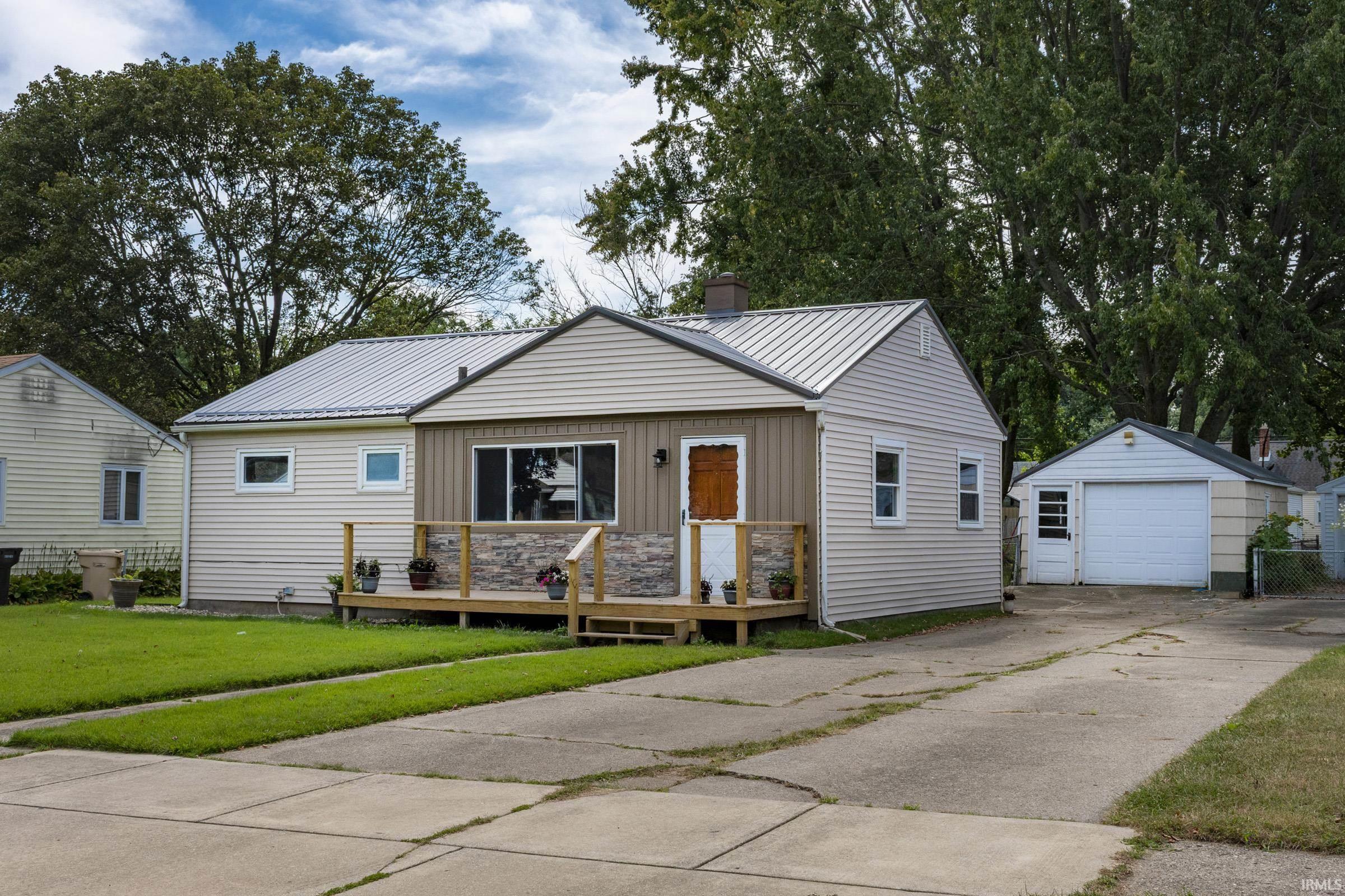 2214 Rockne Drive South Bend IN 46615