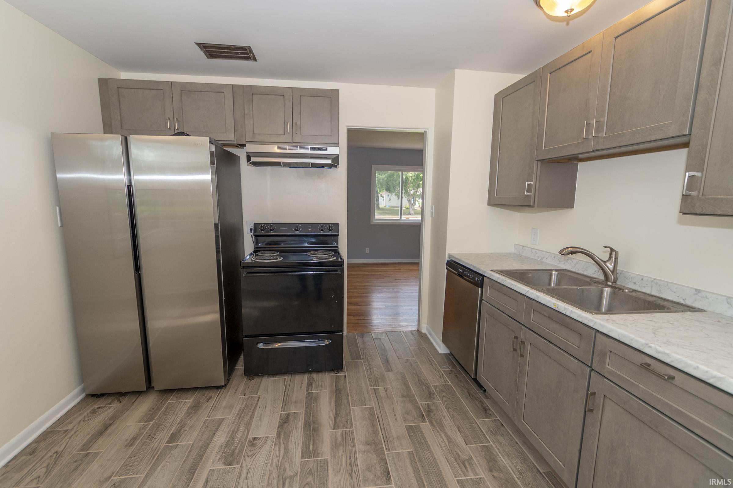 2214 Rockne Drive South Bend IN 46615