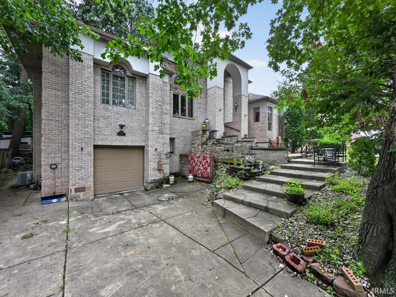 1925 Corby Boulevard South Bend IN 46617