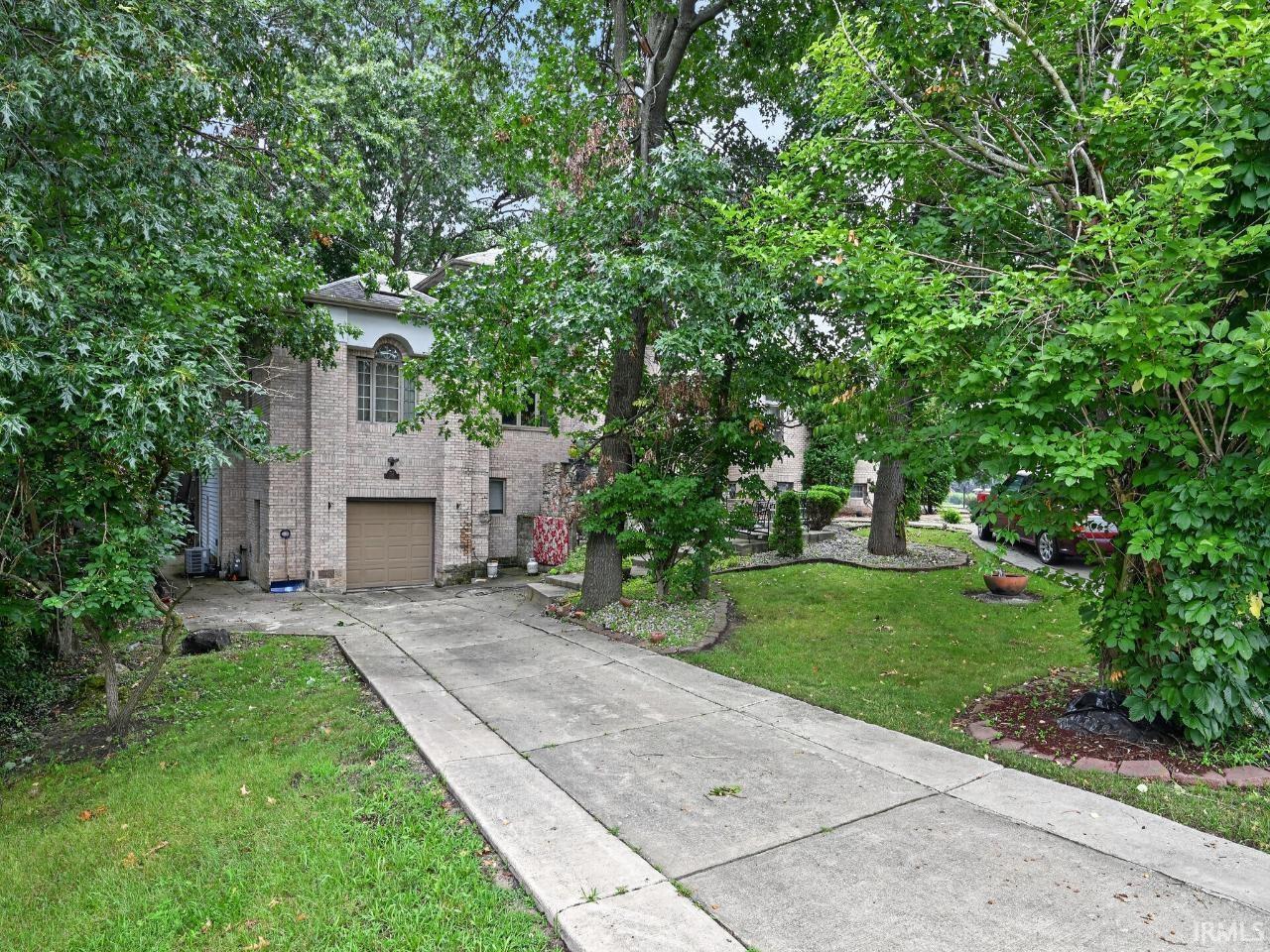 1925 Corby Boulevard South Bend IN 46617
